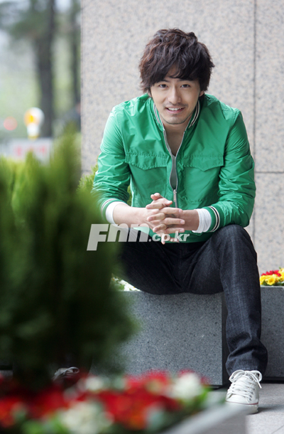 1fb1ba8a93de4ee484b2667c6ee6a269_lee-2.jpg